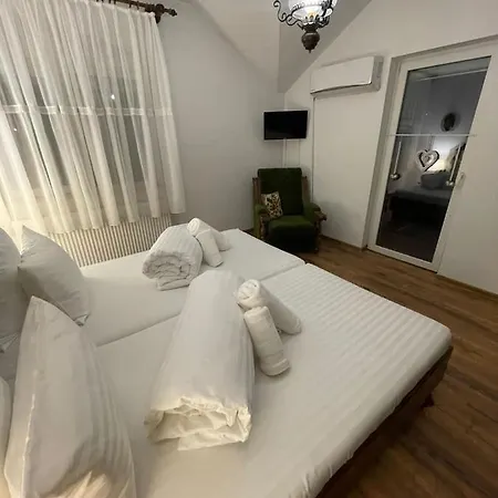 Apartament Yannis Apartment